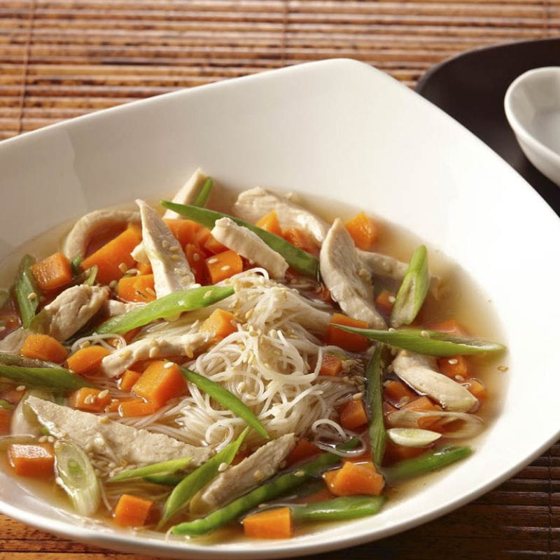 Sesame Ginger Chicken Noodle Soup | McCormickAsia.com