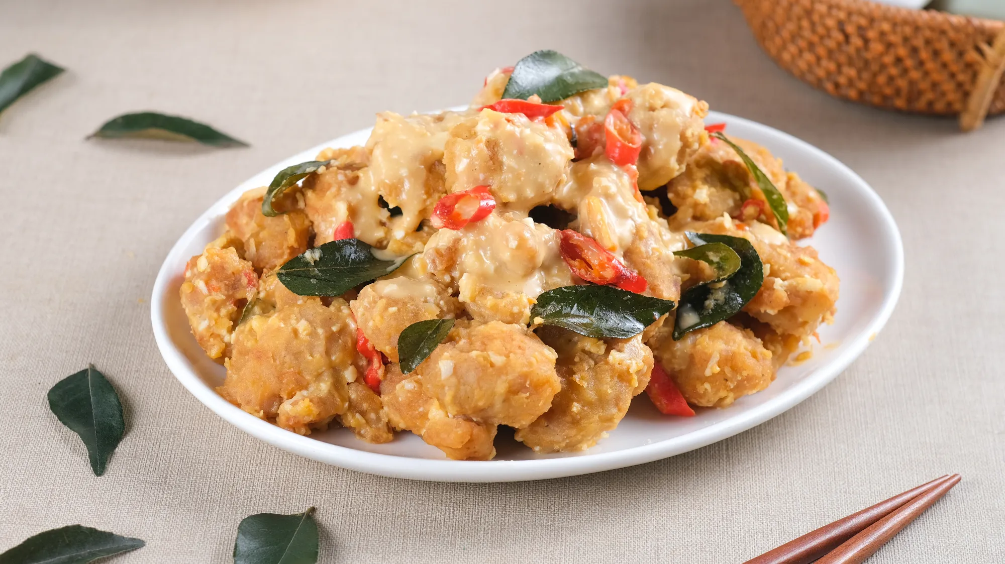 Stir-Fried-Chicken-with-Egg-Yolk-Sauce-2000x1125